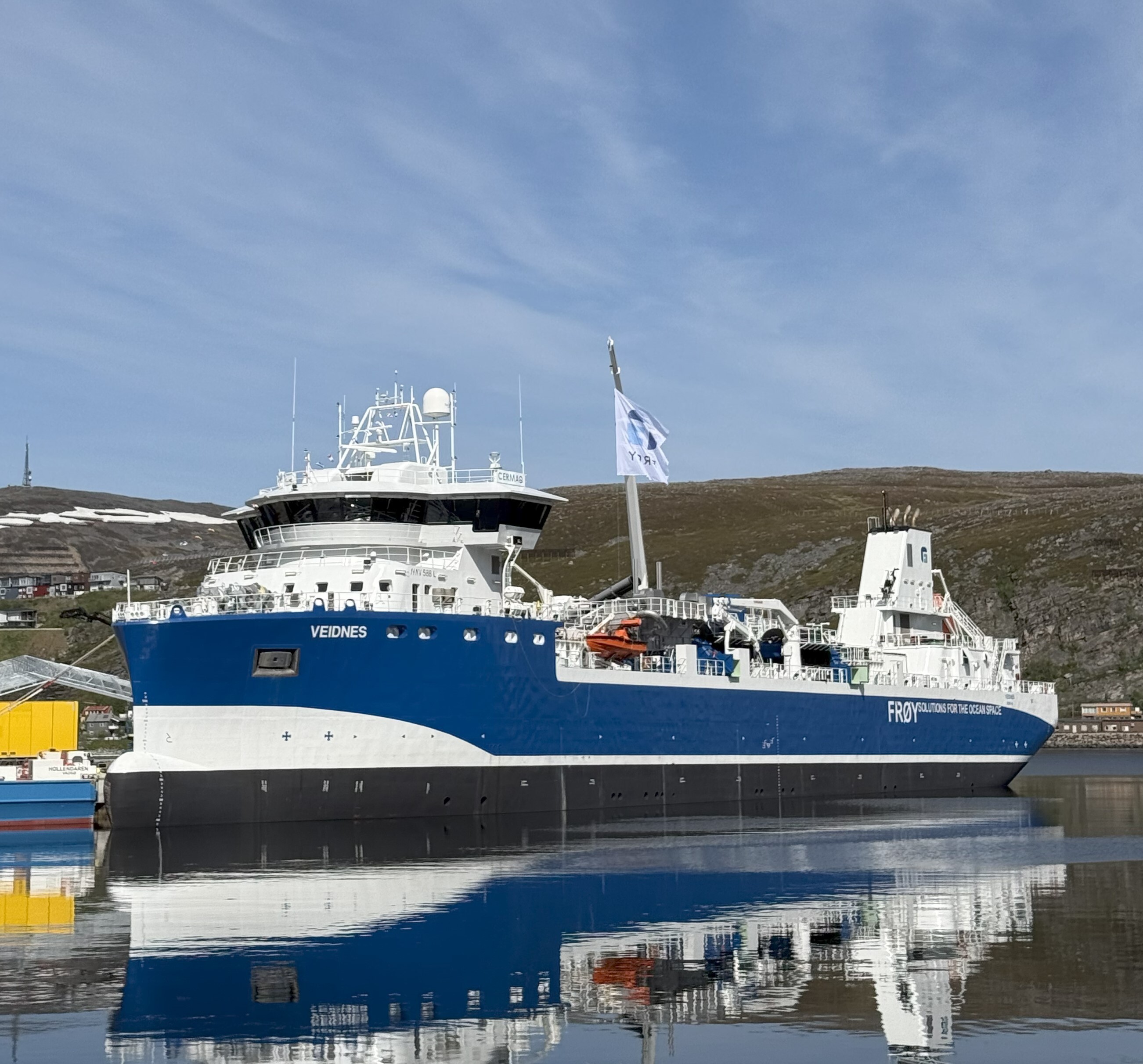 MS Veidnes døpt i Hammerfest